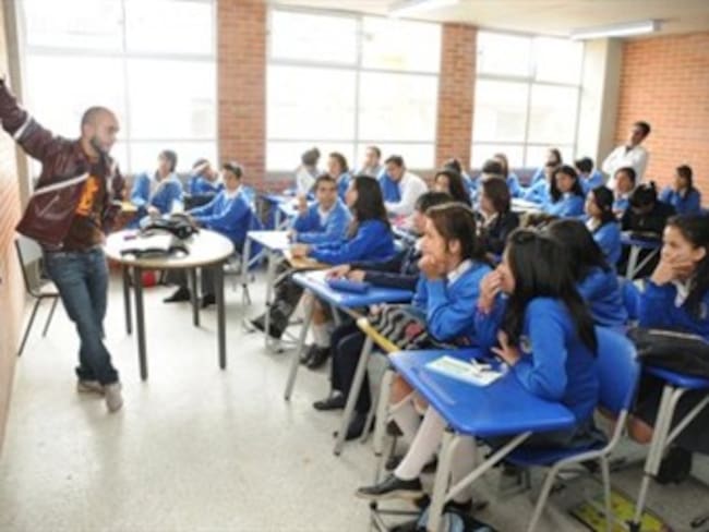 Gobierno reconoce que más de 600 profesores han sido amenazados durante 2013