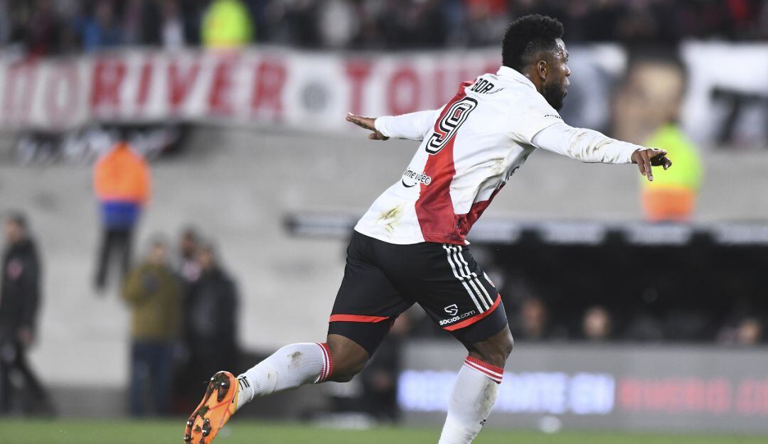 Miguel Ángel Borja anotó en la victoria de River Plate frente a Barracas Central.
