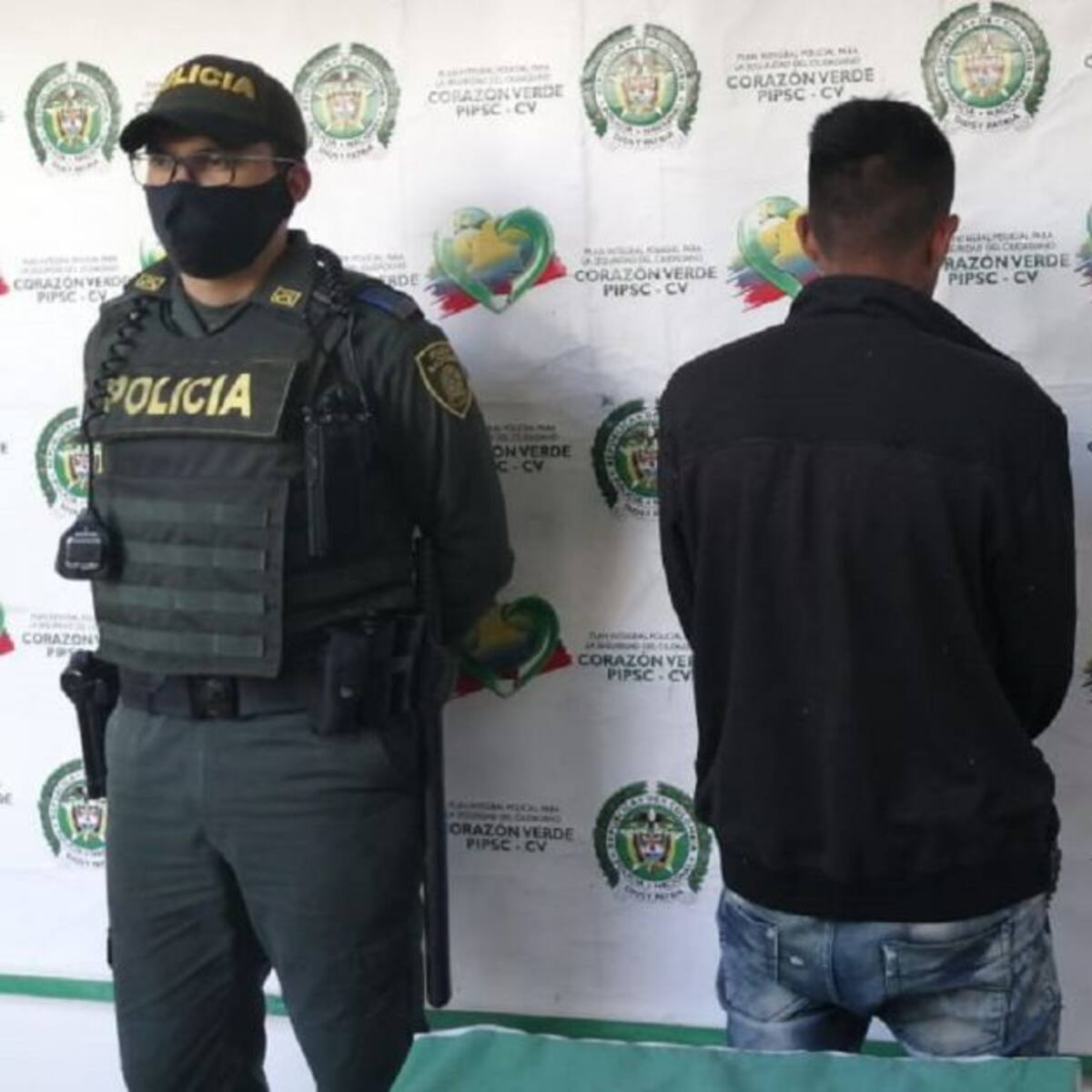 Detenido por golpear en el vientre a su esposa embarazada