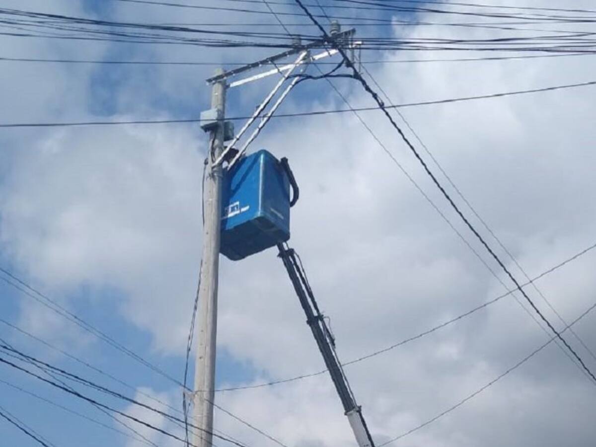 Avanza construcción de dos nuevos circuitos eléctricos en Magangué