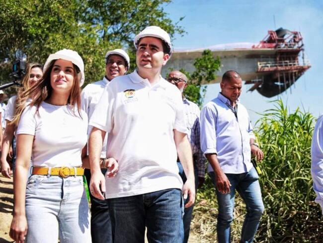 Gobernador de Bolívar realiza recorrido de obras en La Línea