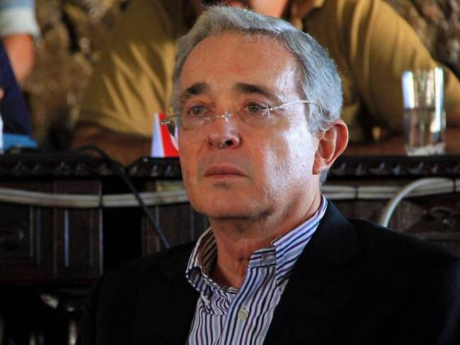 En Medellín, Uribe arremetió contra precandidatos que han abandonado a Santos