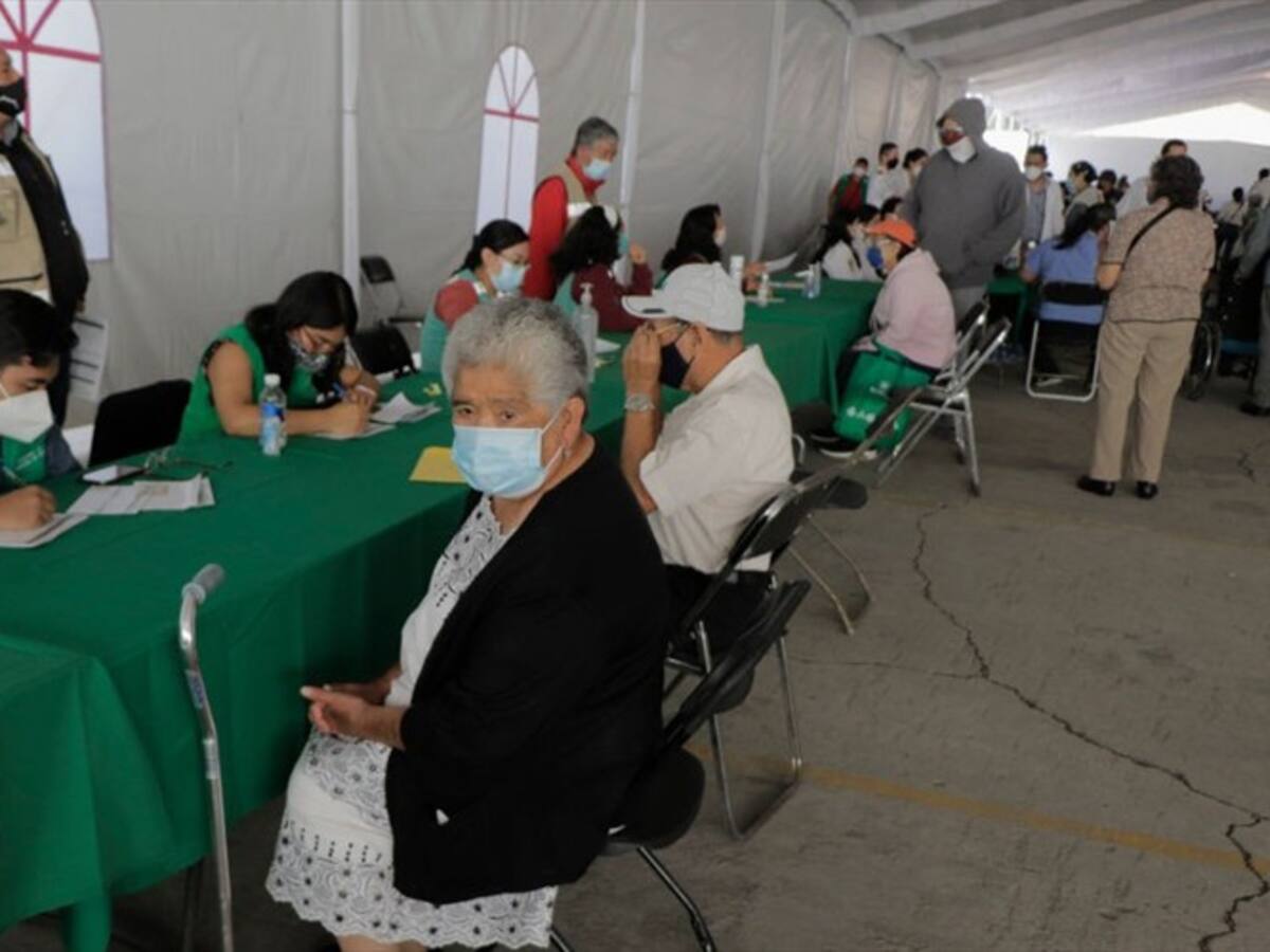 Advierten sobre una tercera ola de COVID-19 en México