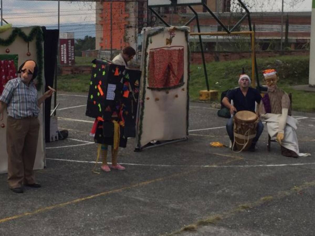 Con obras de teatro buscan generar conciencia sobre el peligro usar pólvora