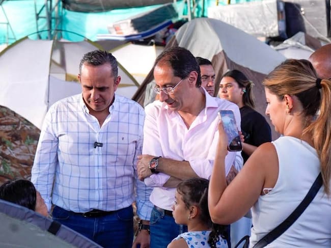 El Vicepresidente de la República, José Manuel Restrepo de visita en el Quindío el fin de semana con los damnificados por el terremoto. Foto: Cortesía gobernación del Quindío