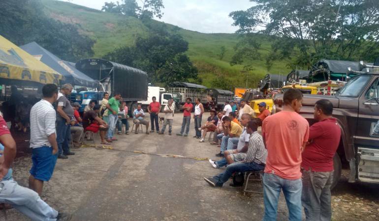 En Norte de Santander, los camioneros mantienen concentraciones en la vía la Soberanía.