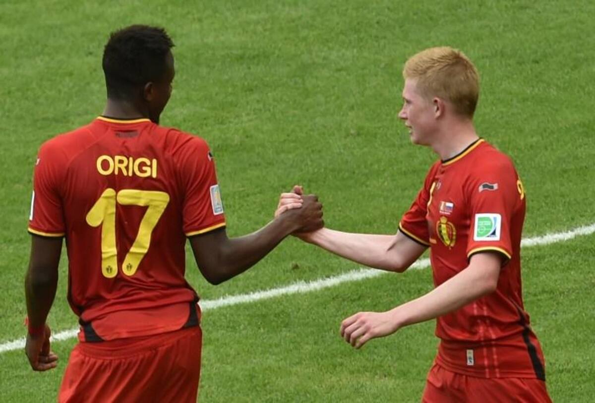 Tras un partido sin emociones, Divock Origi marcó el gol del triunfo en el minuto 87 y le dio el pase a octavos de los belgas.