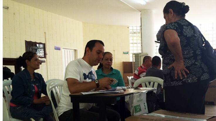 Uribismo insiste en implementar el voto obligatorio