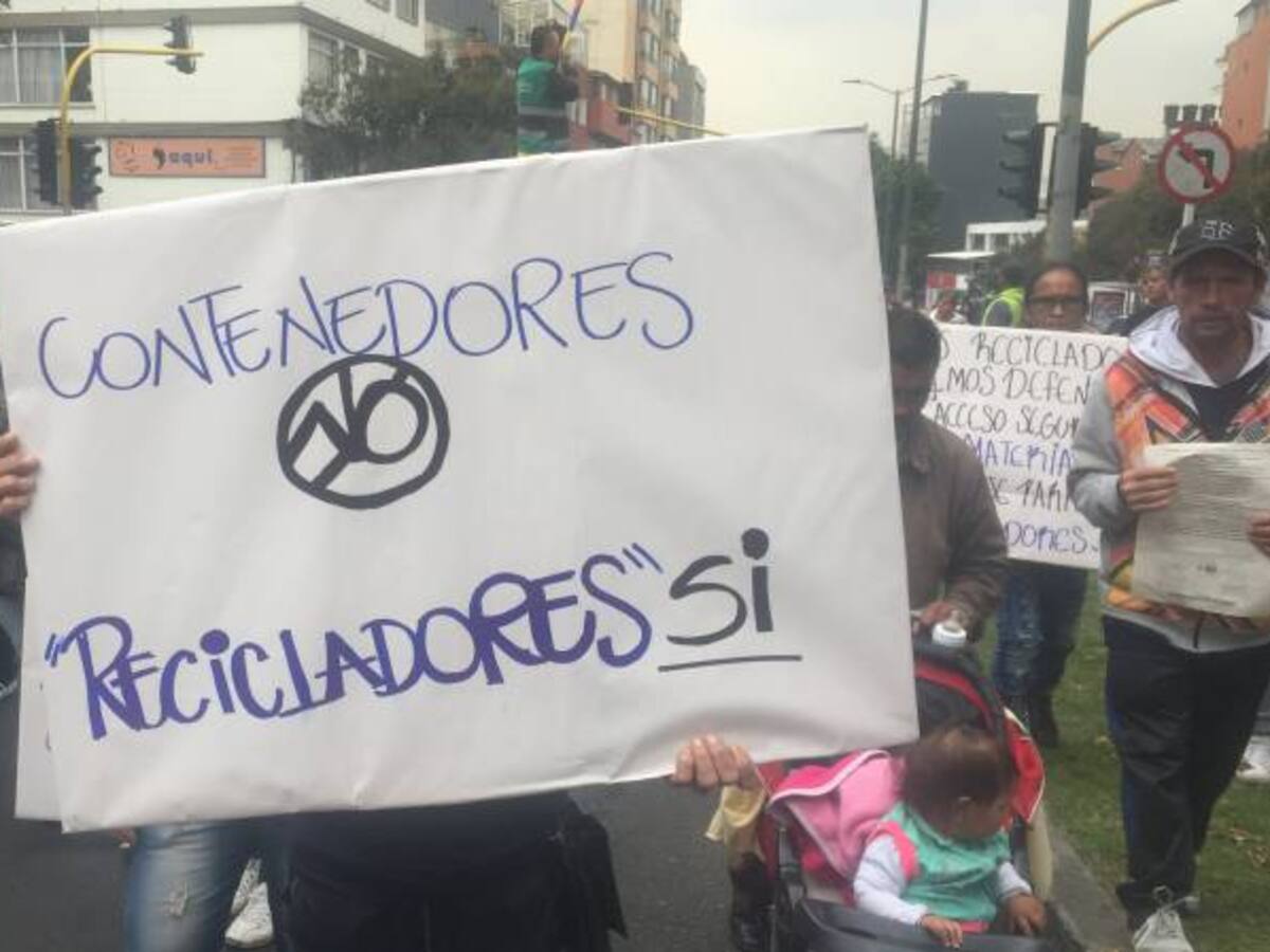 Recicladores se movilizan contra nuevo esquema de aseo en Bogotá