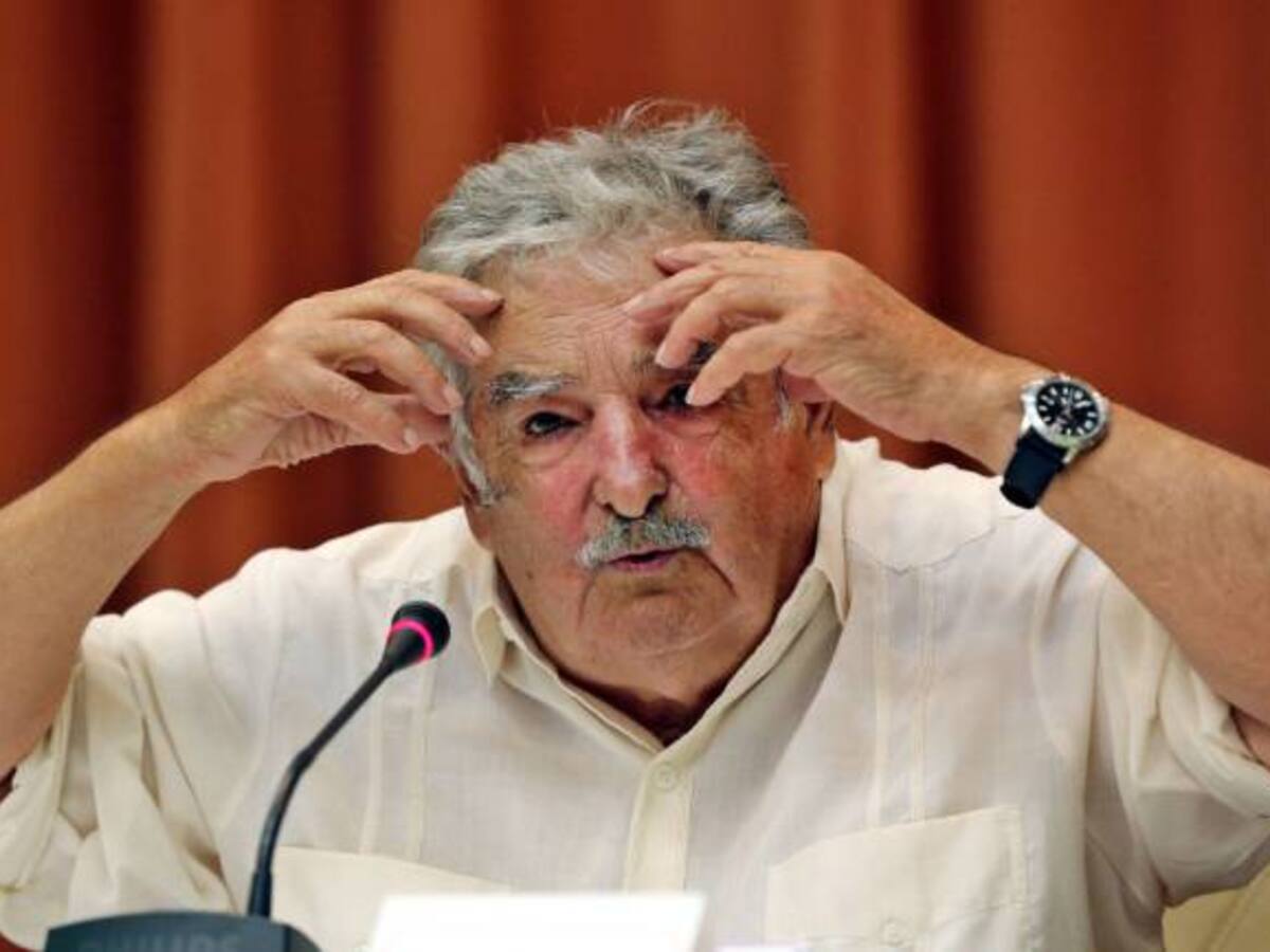José Mujica dice que Raúl Castro dejará la presidencia