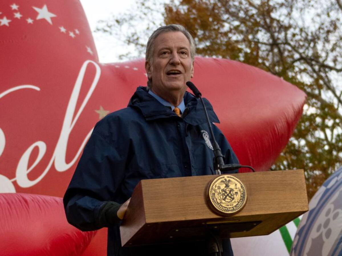 Nueva York no descarta cancelar las fiestas de fin de año por COVID-19