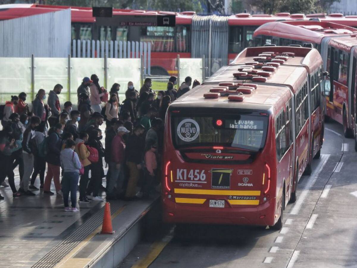 Transmilenio pierde $15 mil millones al mes por colados en el sistema