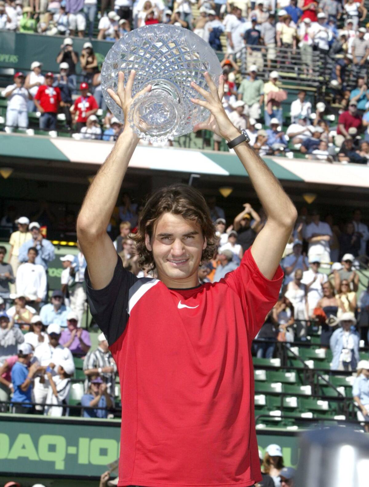 Roger Federe gana uno de sus títulos de Rollan Garros. 
