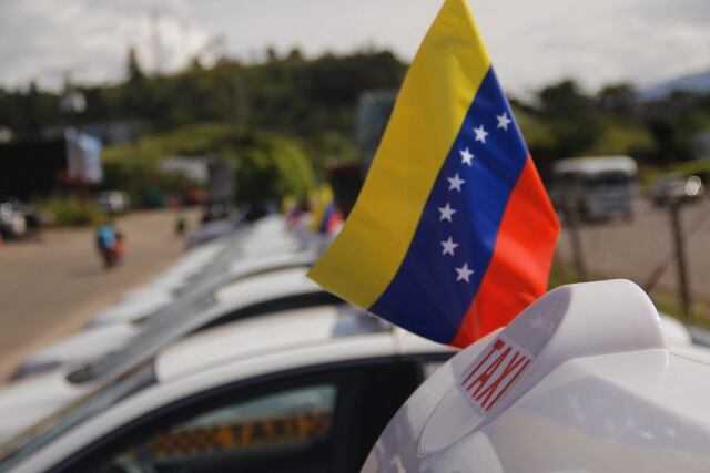 Vehículos de servicio público venezolanos. Foto Cortesía