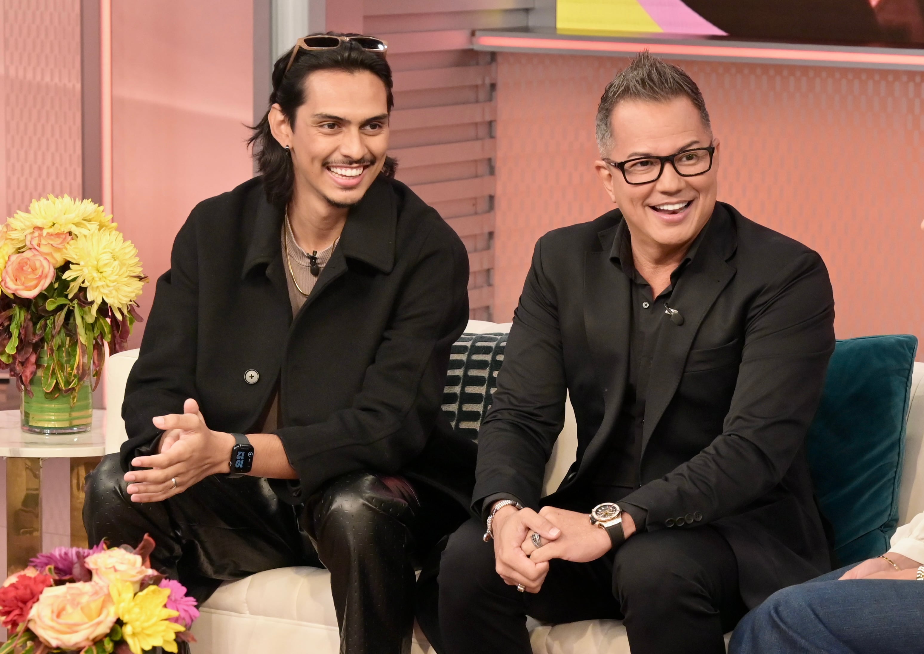Charlie Zaa junto a su hijo Aaron Zaa en el programa  "Despierta America" (Photo by Manny Hernandez/Getty mages)