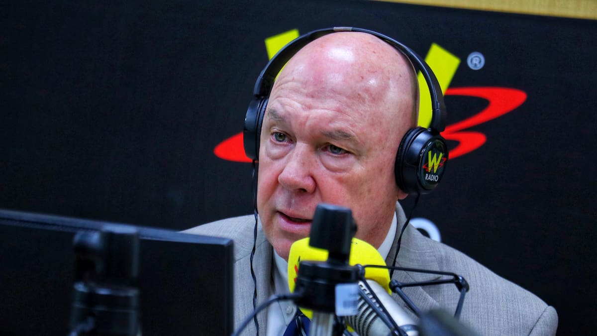Relaciones Colombia - China y descertificación: los temas de John McNamara en La W