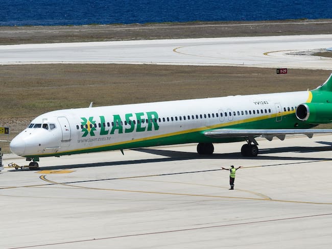 McDonnell Douglas MD-81 de Laser Airlines en el Aeropuerto Internacional Hato de Willemstad, Curazao. FOTO: Simon De Rudder/Getty Images