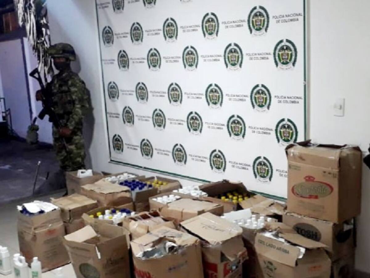 Incautan más de mil botellas de alcohol antiséptico