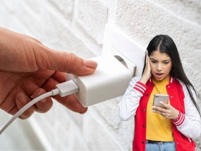 Esta es la forma correcta de cargar el celular Foto: Getty Images