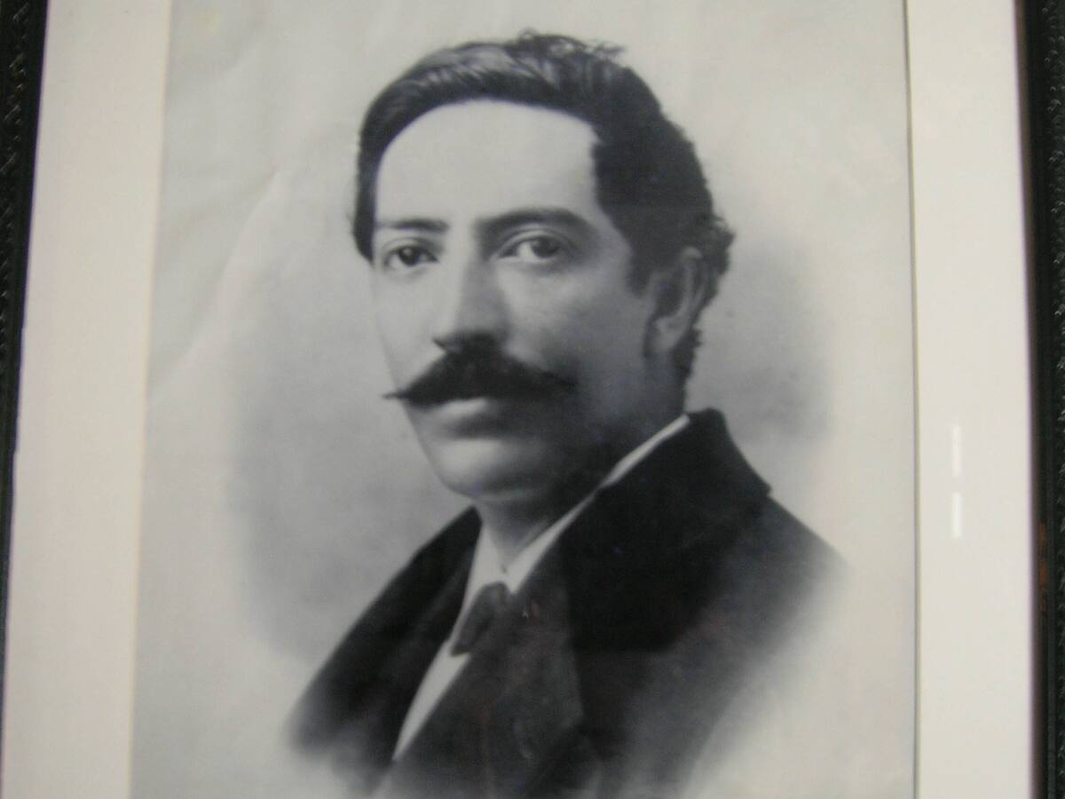 Un siglo de ausencia de Julio Flórez, el poeta de “Mis flores negras”