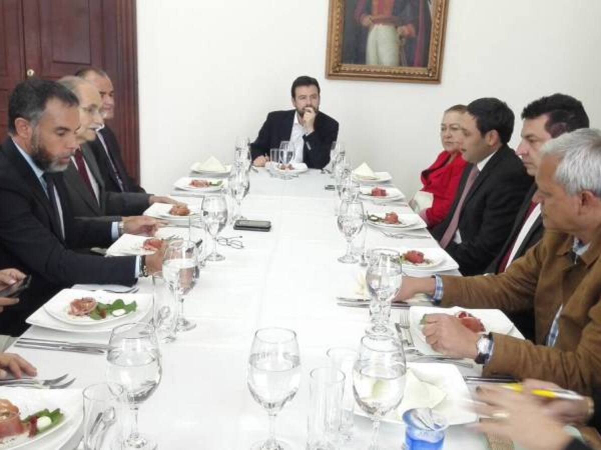 Se instaló el comité político de los partidos del Sí a la paz