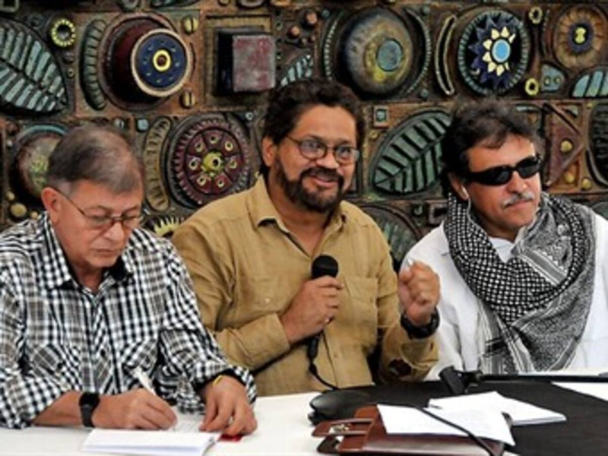 Farc llaman al Gobierno a desmantelar estructuras narcoparamilitares