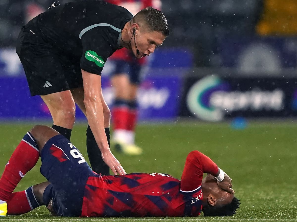 Óscar Cortés preocupa en Rangers: esta sería su lesión y el tiempo de baja estimado