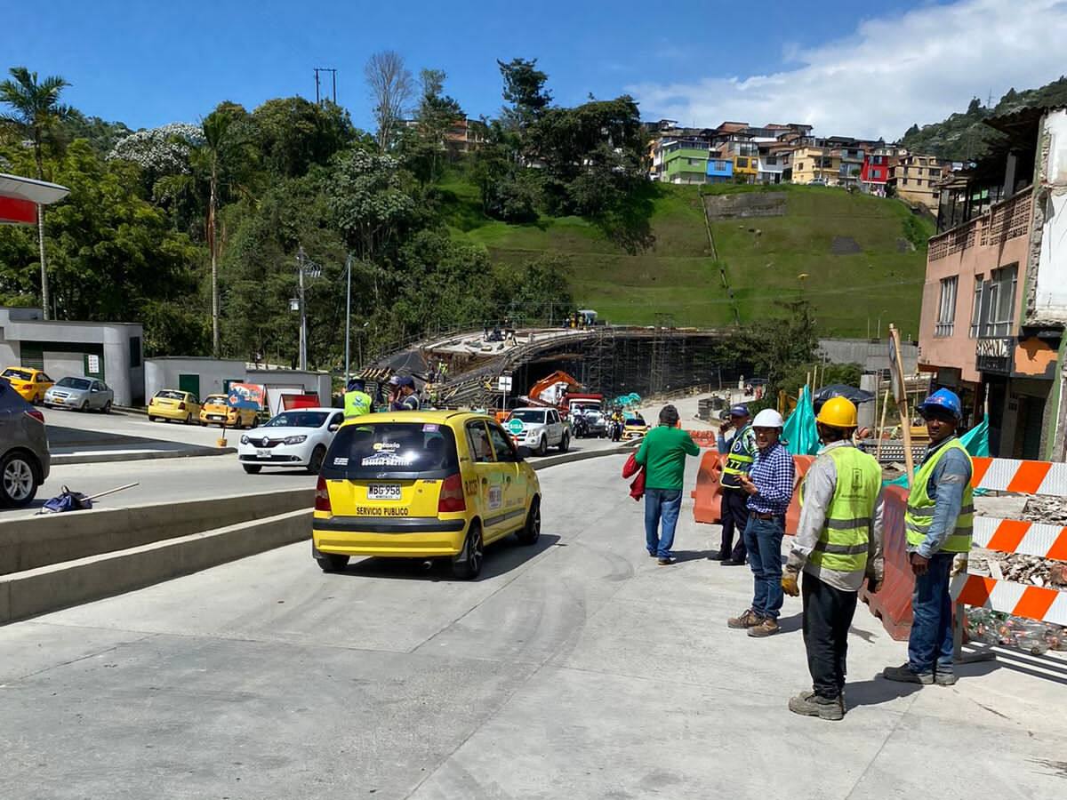 Habilitaron la vía entre la Autónoma y Mall Plaza, sector de Los Cedros, en Manizales