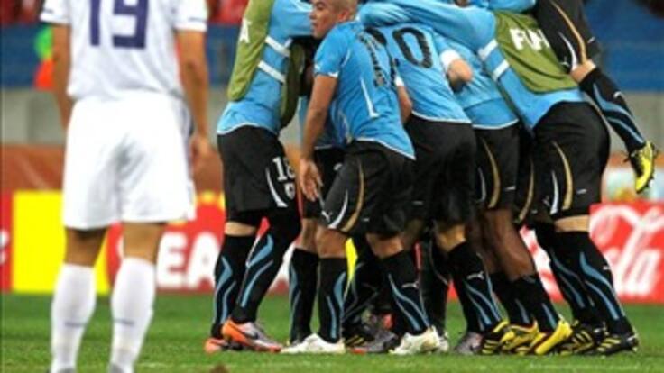 Uruguay venció 2-1 a Corea del Sur y se clasificó a cuartos de final