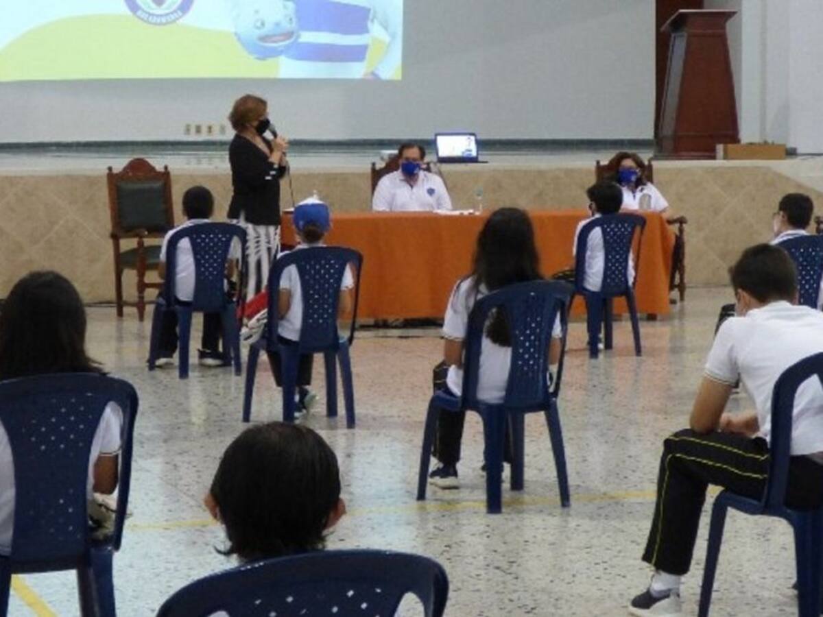 Parte de tranquilidad a padres por regreso a aulas