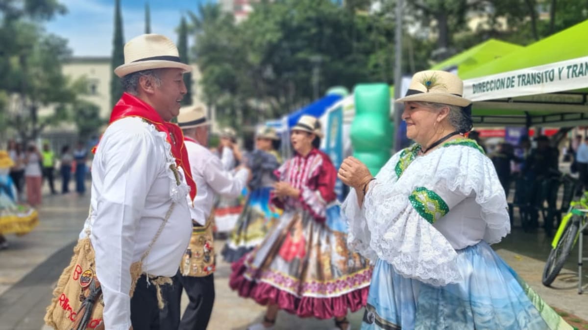 La copla de la hormiga culona en el parque Santander
