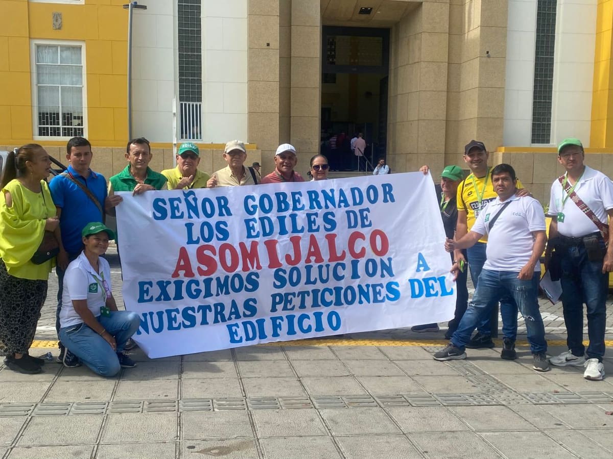 ¿Cuál es el reclamo de los ediles al gobernador de Santander?