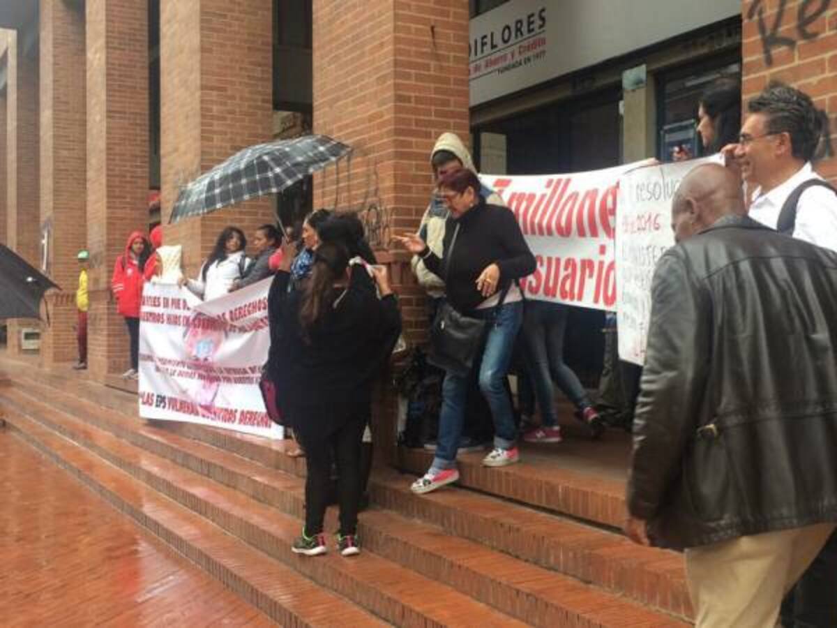 Madres de pacientes con discapacidad protestan para exigir tratamientos para sus hijos