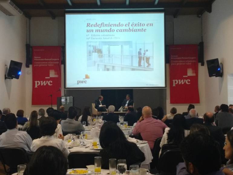 Socialización de la Encuesta Global de Presidentes en Medellín