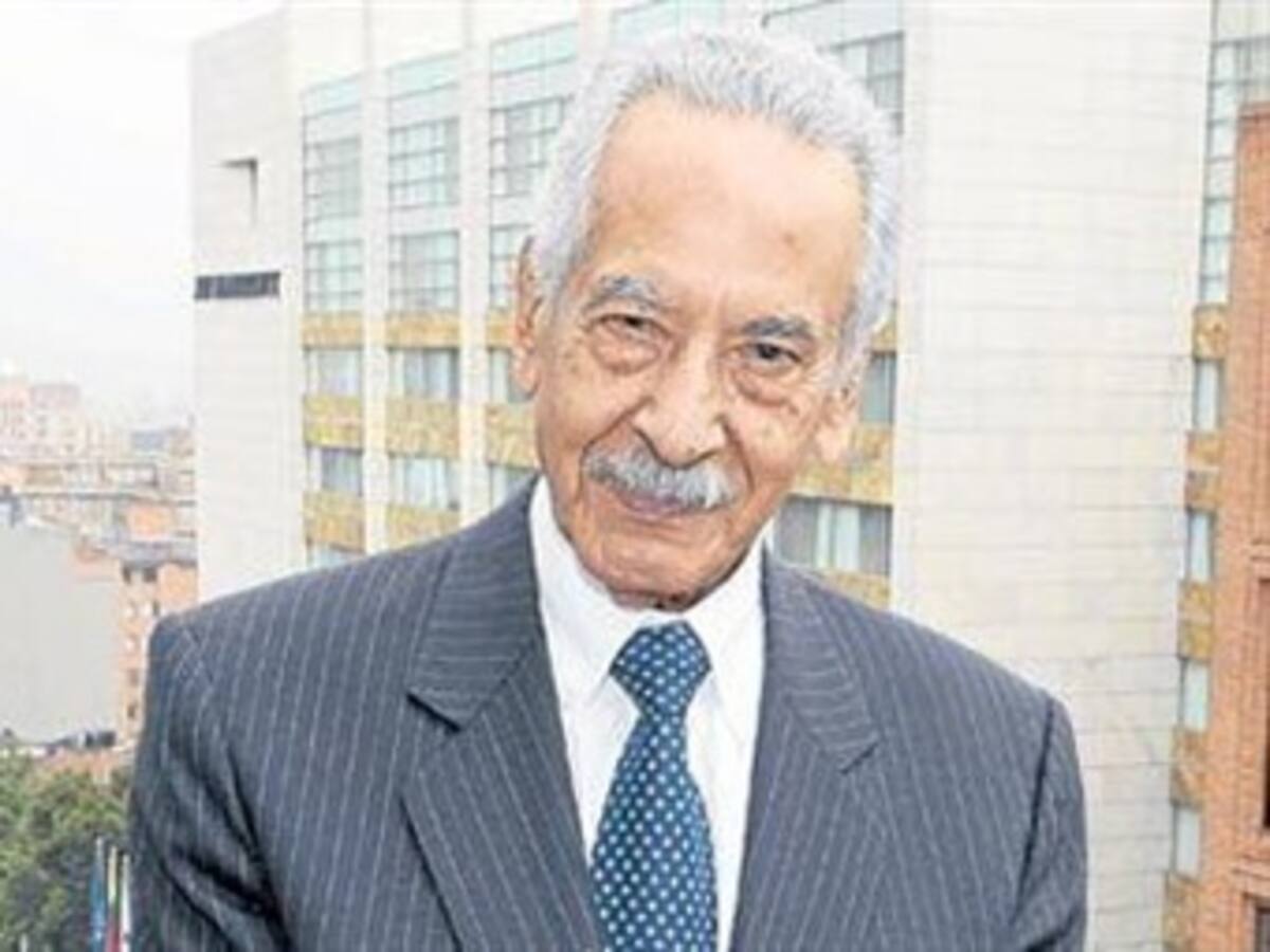 Carlos Pinzón es sometido a delicada cirugía cardiovascular