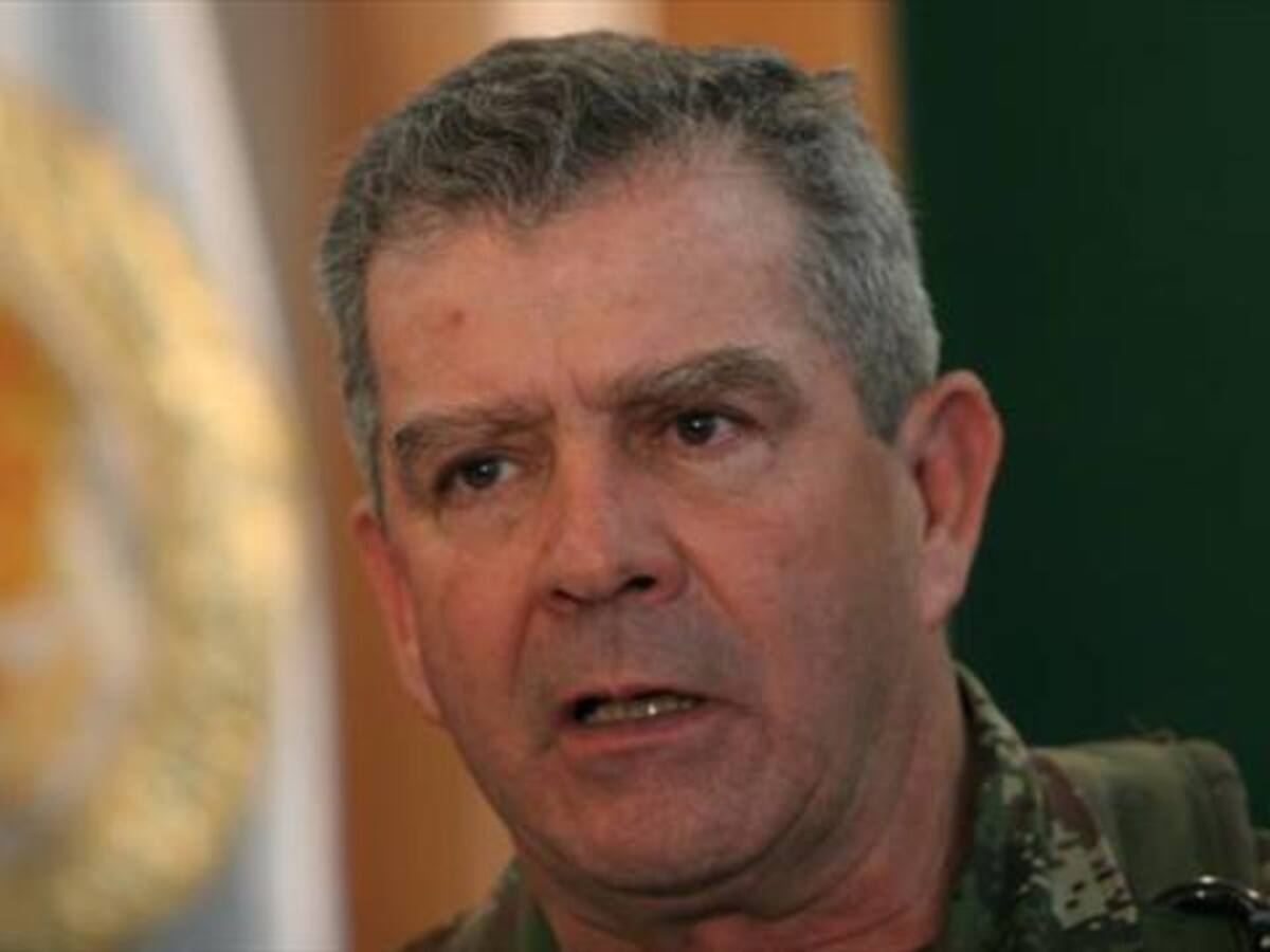 General (r) Montoya demandará a González del Río por calumnia