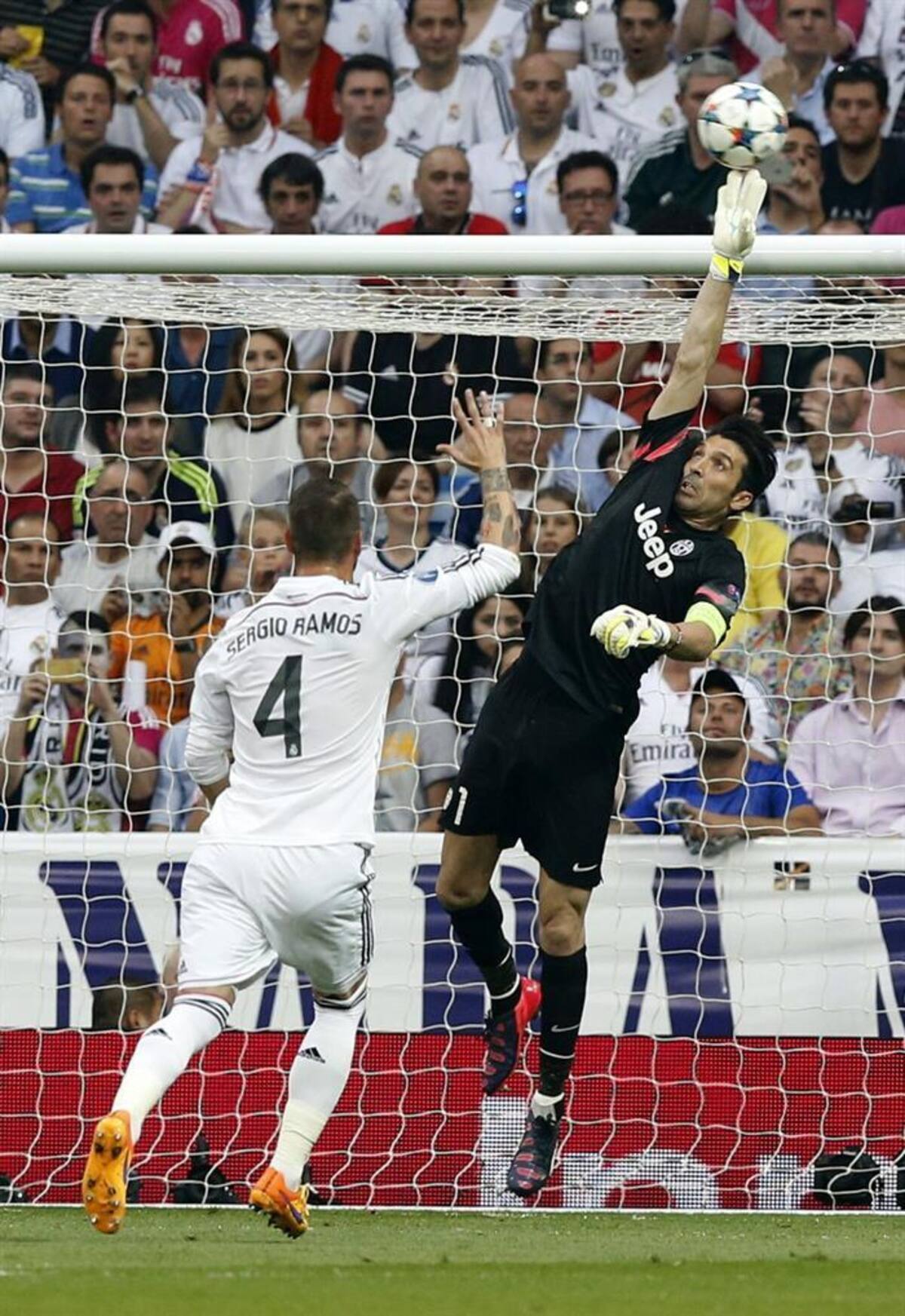 La sería la ganaron los italianos 3-2 y disputarán la gran final con el Barcelona en Berlín. Foto: EFE