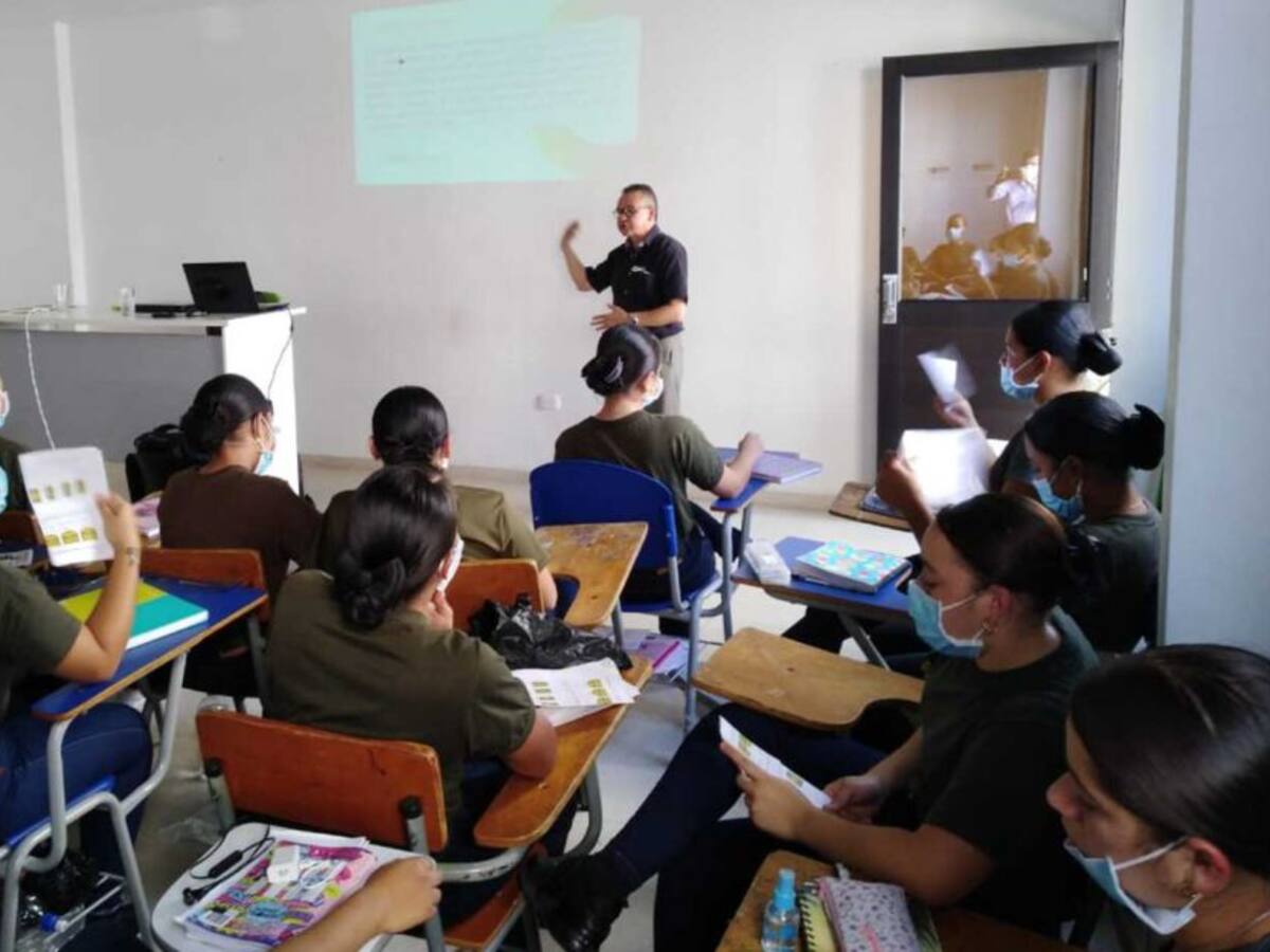 Capacitan en Derechos Humanos a miembros de la Policía en Pereira