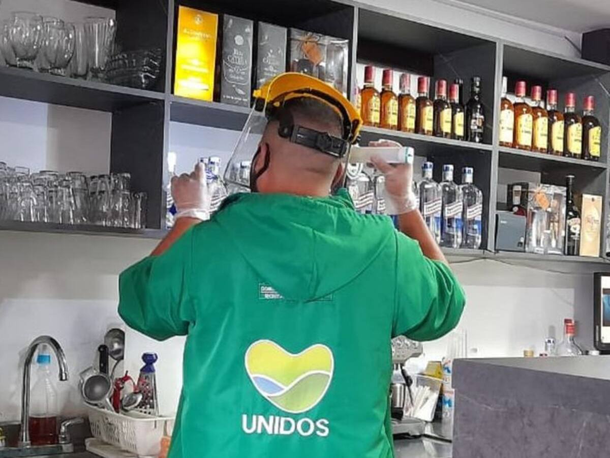 Cerraron 13 locales en los que vendía licor y cigarrillos de contrabando