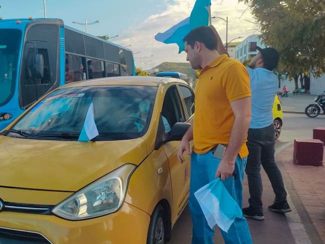 Santa Marta saca y ondea su bandera en su cumpleaños