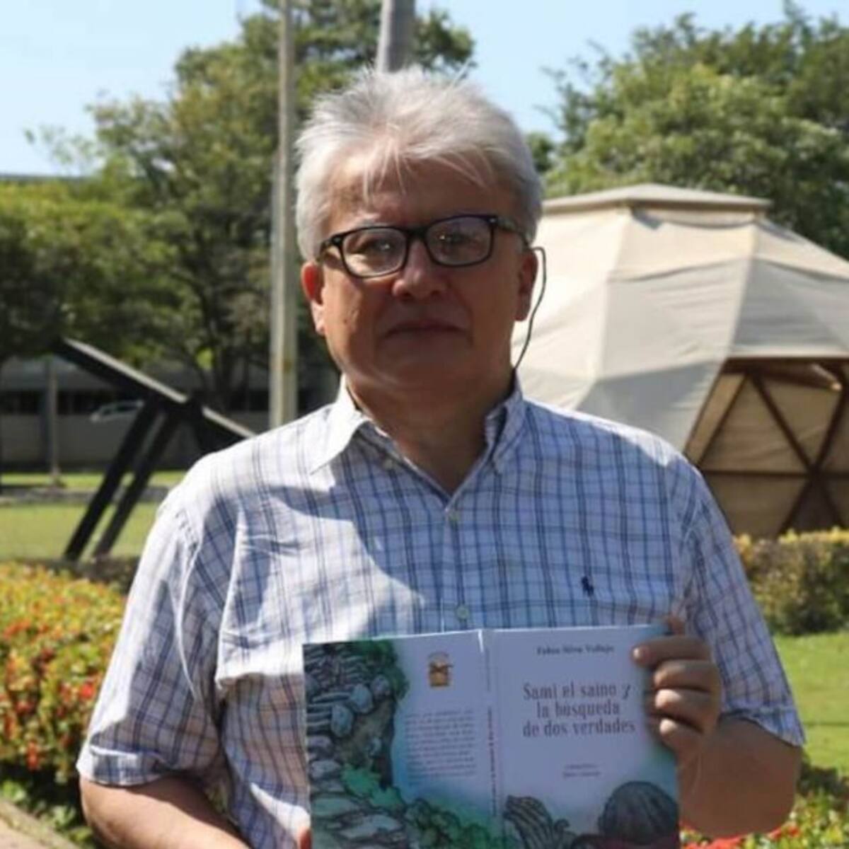 Docente publica libro infantil que ilustra el conflicto en la Sierra Nevada