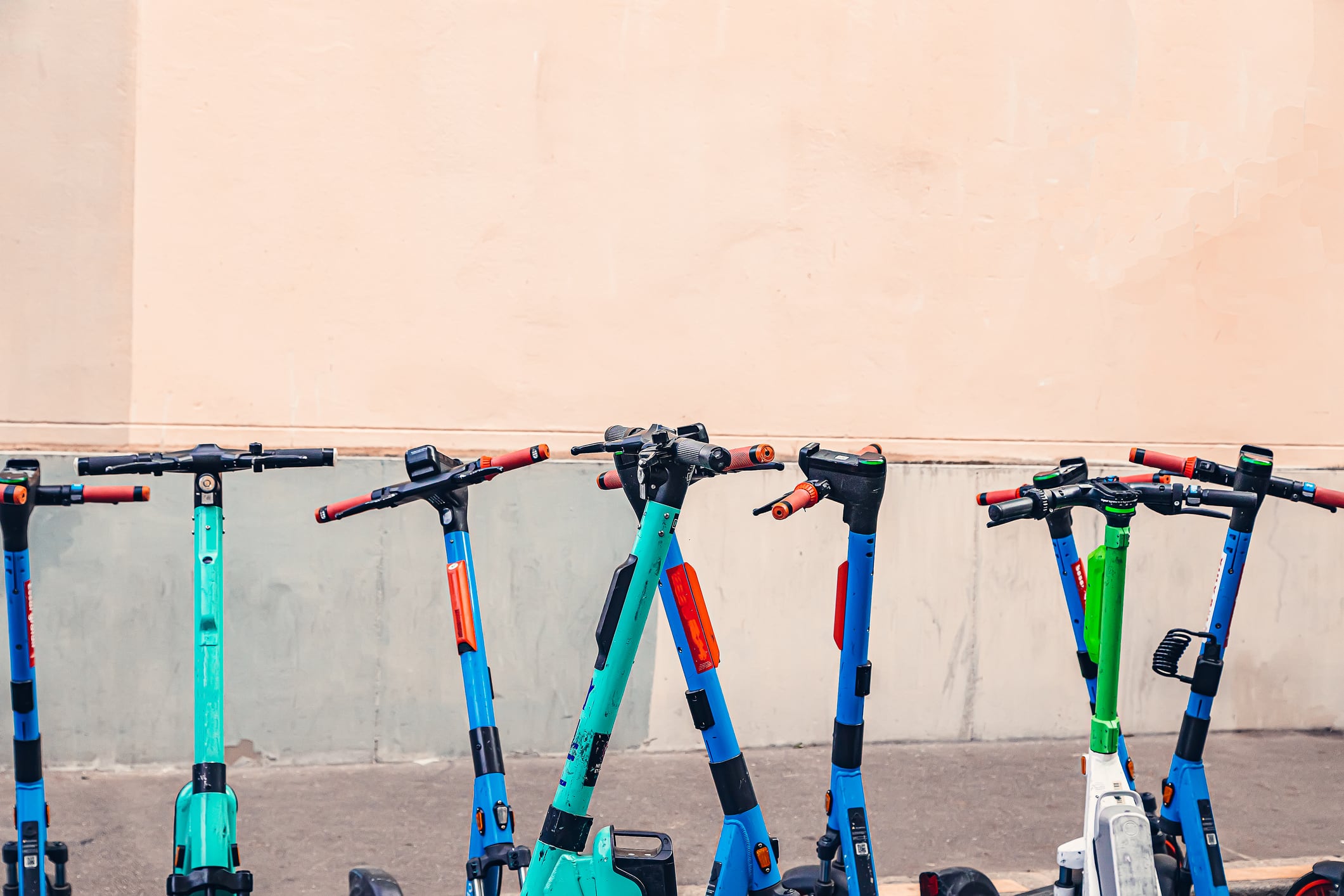 Imagen de referencia de patinetas eléctricas.