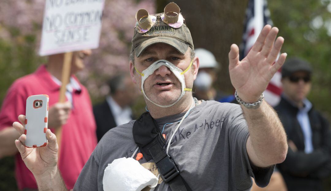 A lo largo de la pandemia ha crecido el número de estadounidenses que rechaza utilizar tapabocas.