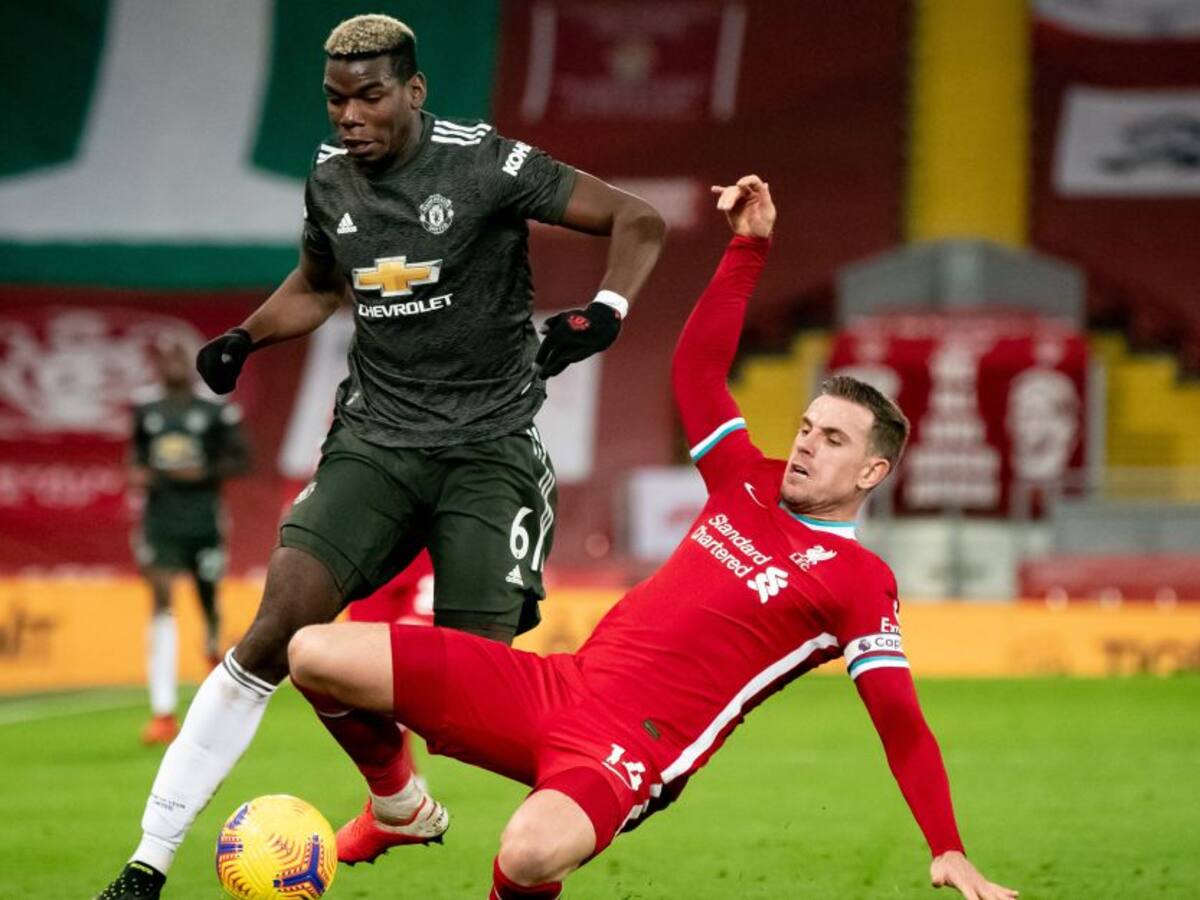 El Manchester United se trajo un punto del clásico en Anfield y sigue líder