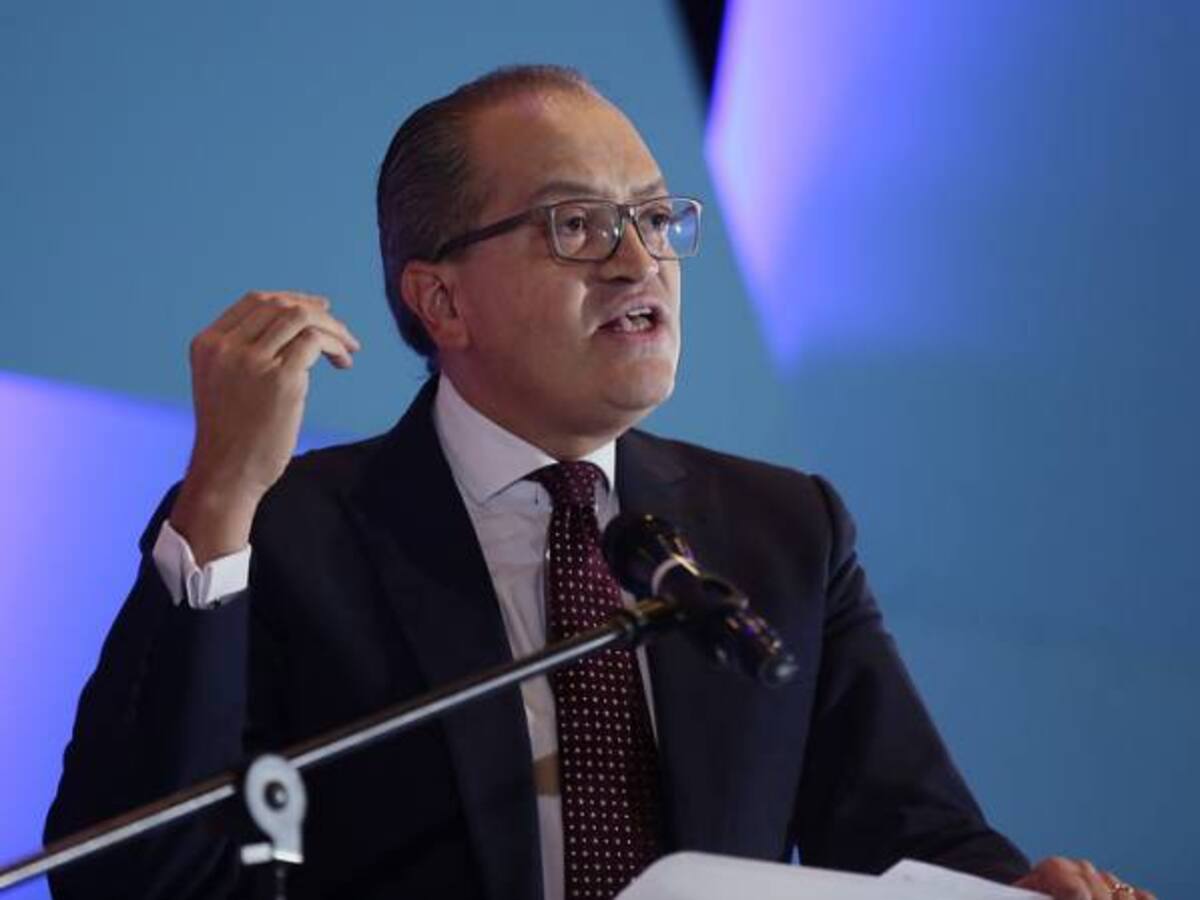 Carrillo advierte que no se puede firmar contrato para el Galeón San José