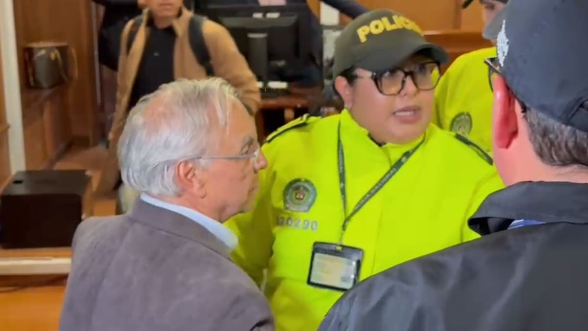 Exministro Ricardo Bonilla habría sufrido descompensación asociada a una baja presión arterial