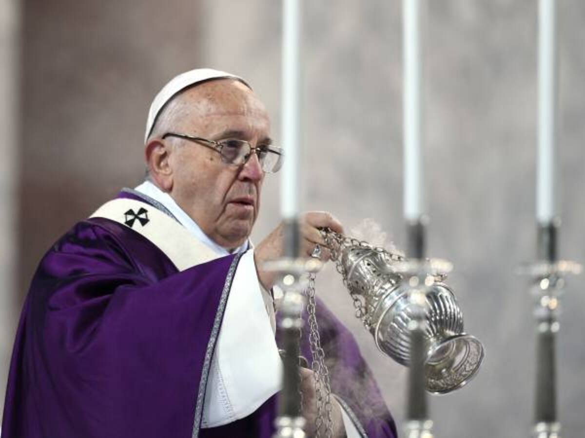 El papa recuerda que "las misas no se pagan"