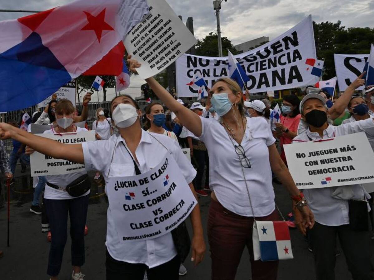Docentes declaran paro indefinido en Panamá por alza de gasolina en el país