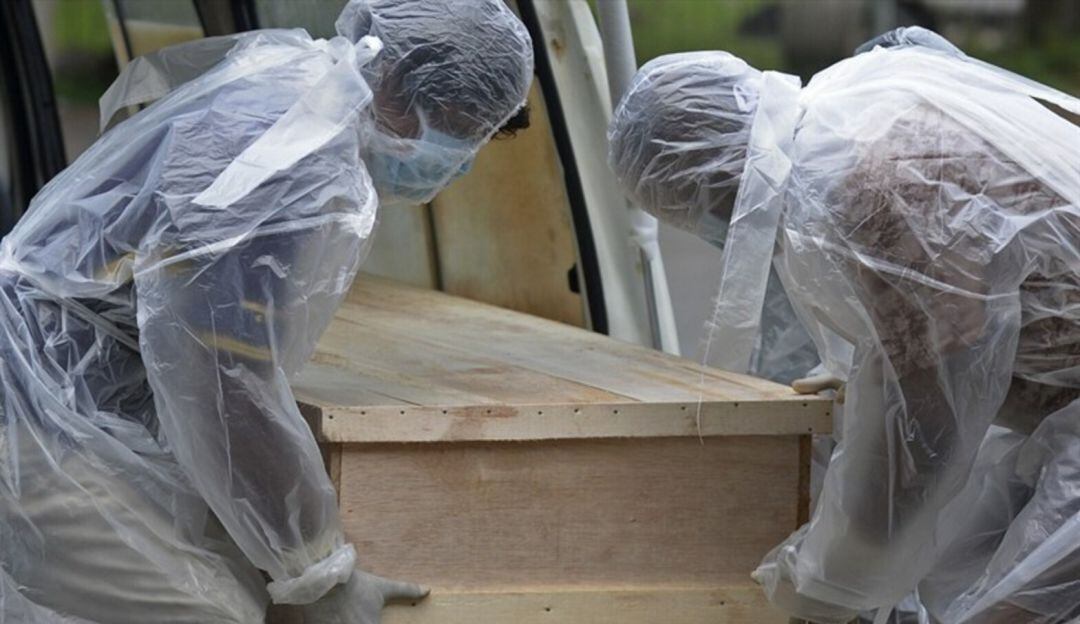 946 personas han fallecido hasta la fecha.