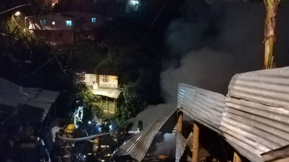 Capitán José Augusto Montoya del cuerpo oficial de Bomberos de Armenia